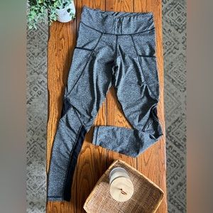 Side Pockets Heather Grey Leggings with Mesh